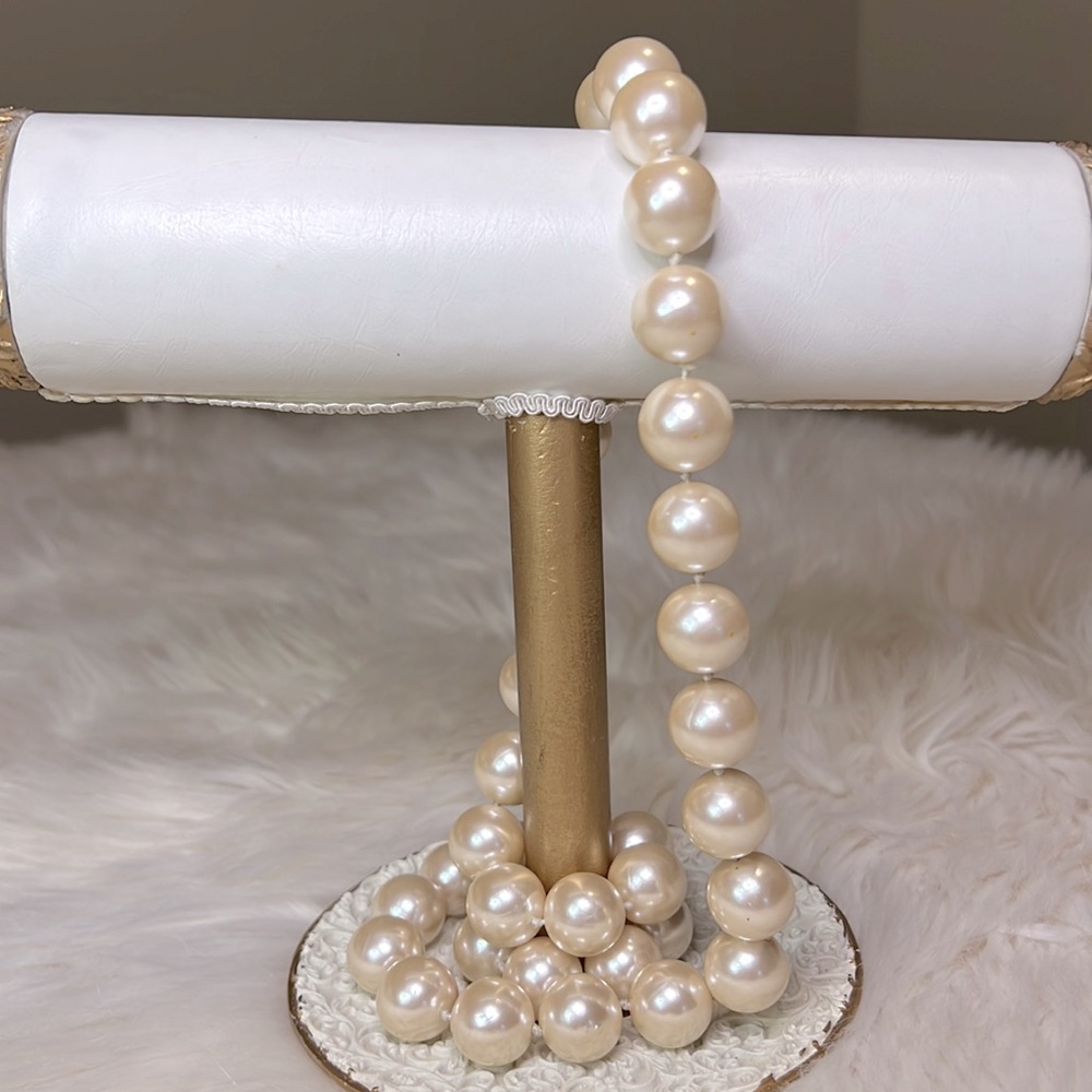Big “Pearl” Elegant Strand Necklace